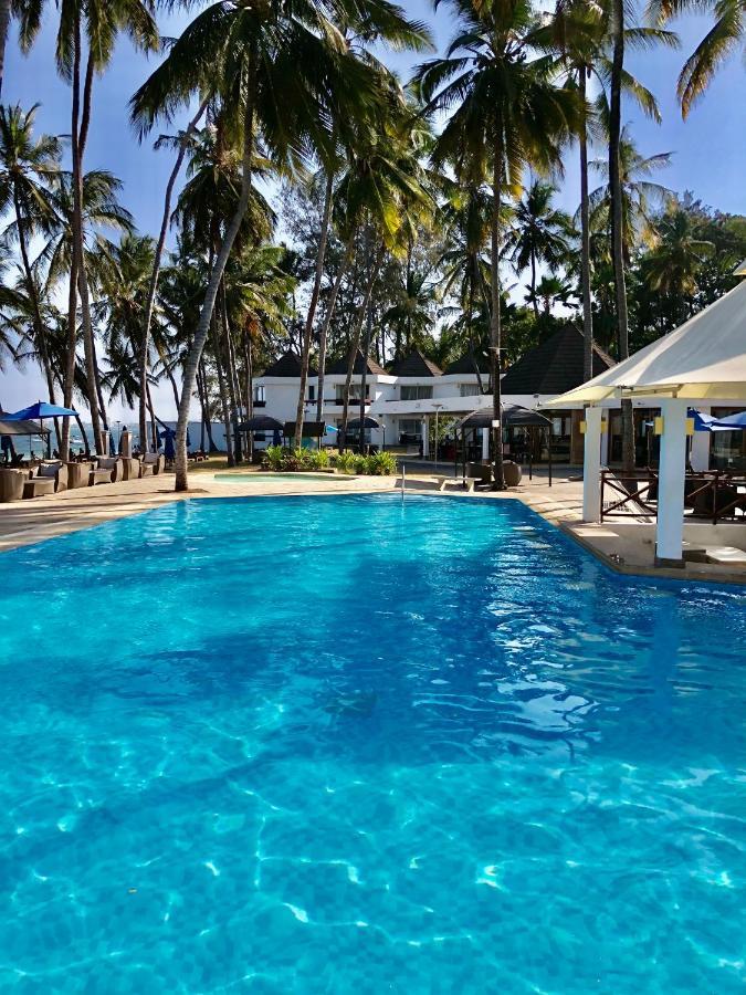 במבורי Kenya Bay Beach Hotel מראה חיצוני תמונה