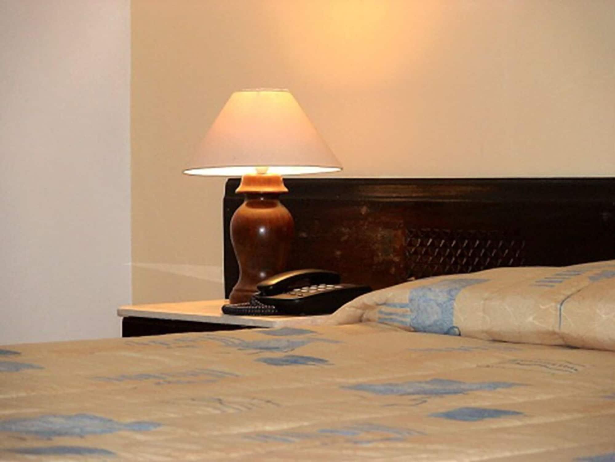 במבורי Kenya Bay Beach Hotel מראה חיצוני תמונה