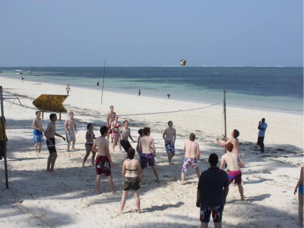 במבורי Kenya Bay Beach Hotel מראה חיצוני תמונה