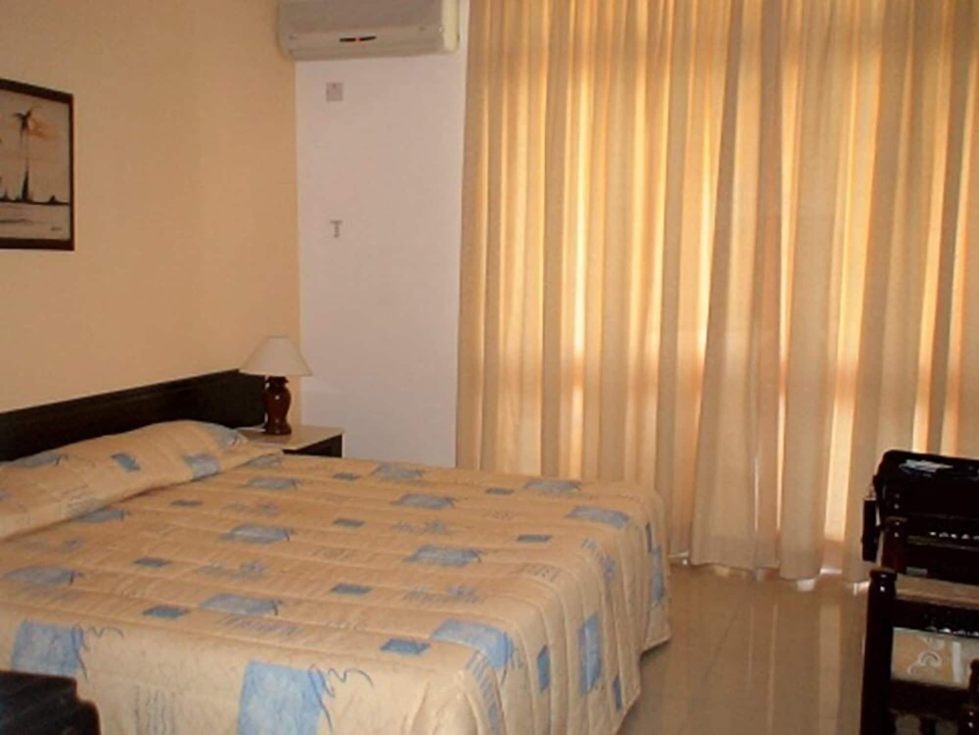 במבורי Kenya Bay Beach Hotel מראה חיצוני תמונה